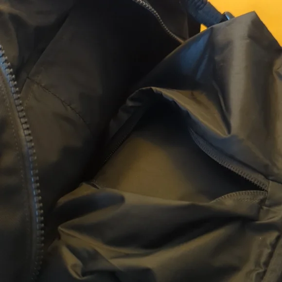 Lululemon Black Backpack Circa 2009 - Picture 8 of 10